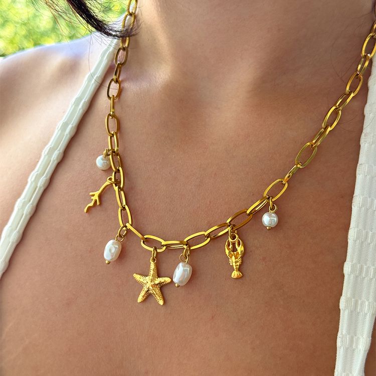 Κολιέ Από Ατσάλι Επιχρυσωμένο Με Αστερία, Κοράλλι Και Αστακό AA13732