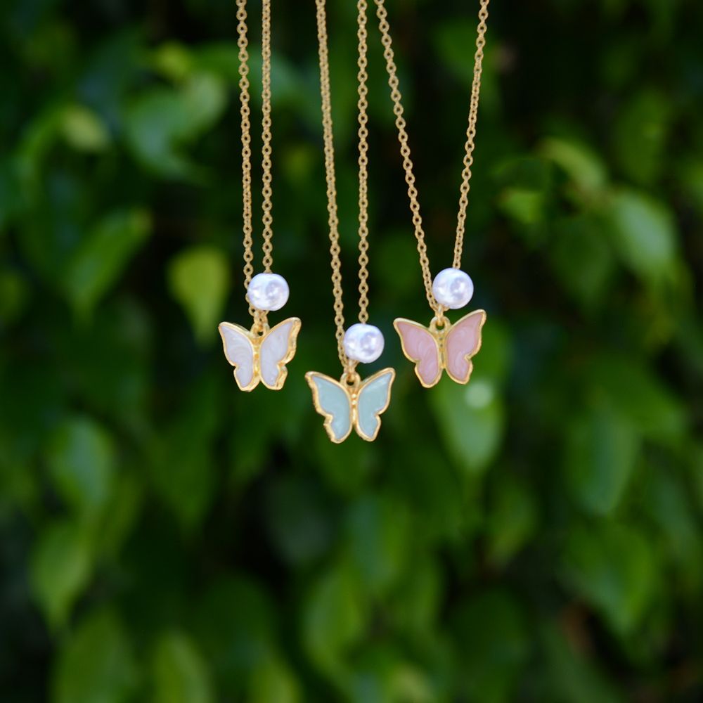 Κολιέ Από Ανοξείδωτο Ατσάλι Και Ορείχαλκo Επιχρυσωμένο 24Κ Με Πεταλούδα Και Μαργαριτάρι AA15358